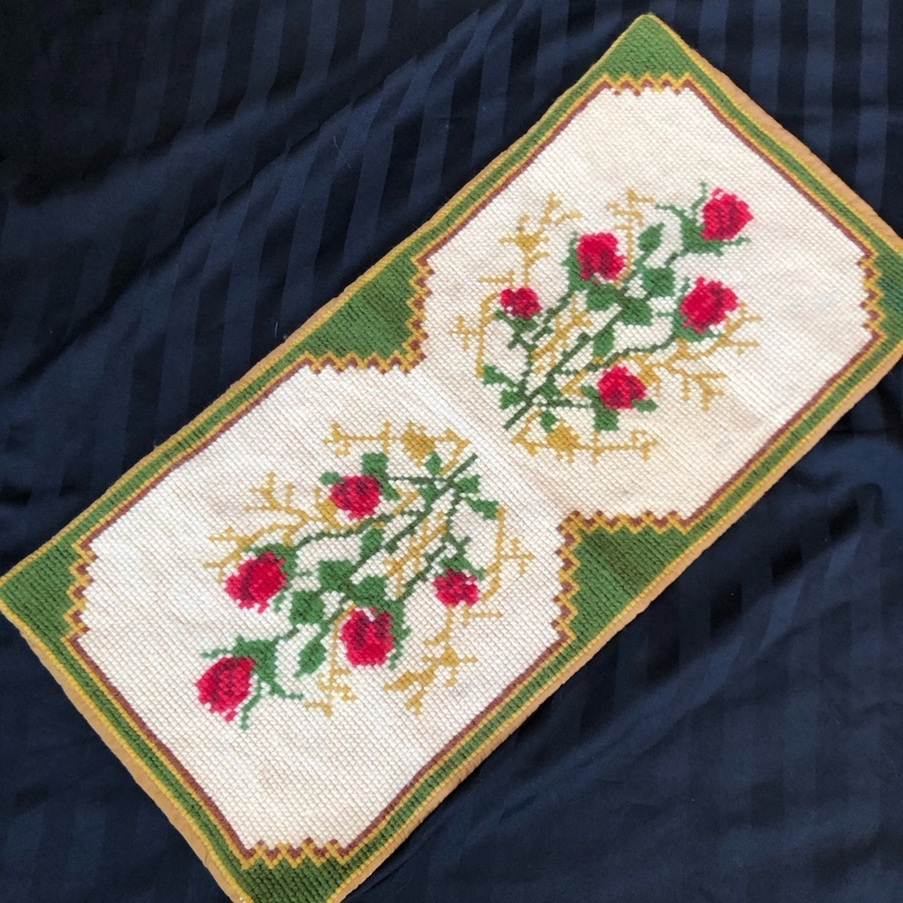 Vtg Hand Stitched Floral Table Runner